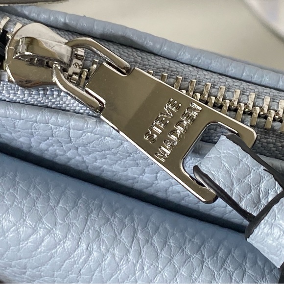 Steve Madden Baby Blue Baria Blue Crossbody Purse - Picture 5 of 8